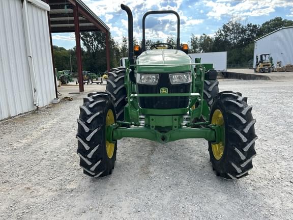 Image of John Deere 5060E equipment image 2
