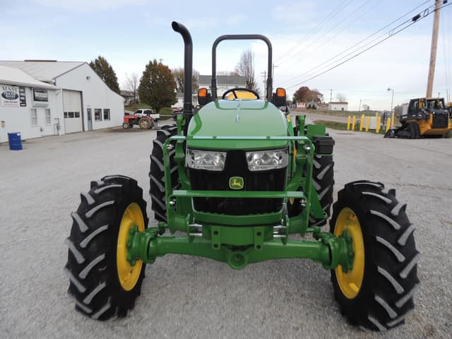 Image of John Deere 5060E equipment image 4