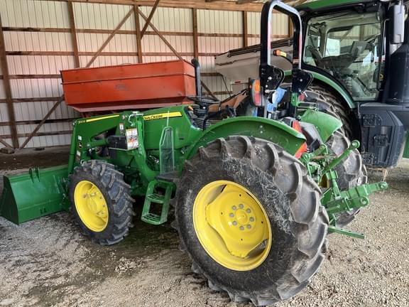 Image of John Deere 5060E equipment image 2