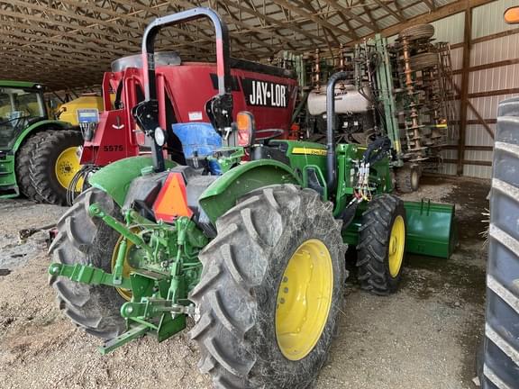 Image of John Deere 5060E equipment image 3