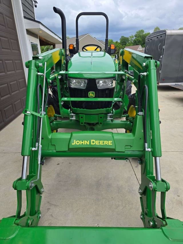 Image of John Deere 5060E equipment image 3