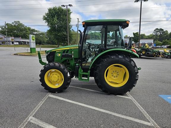 Image of John Deere 5067E equipment image 3