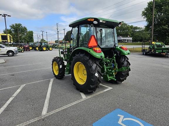 Image of John Deere 5067E equipment image 4