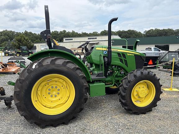 Image of John Deere 5067E equipment image 1