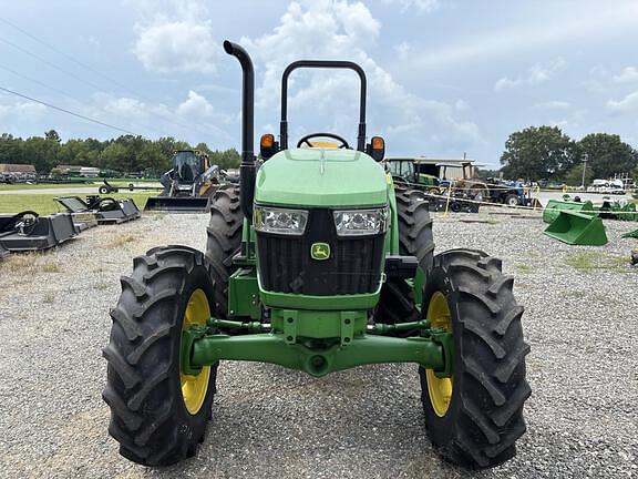 Image of John Deere 5067E equipment image 3