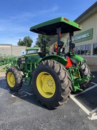 Image of John Deere 5067E equipment image 2