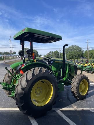 Image of John Deere 5067E equipment image 4