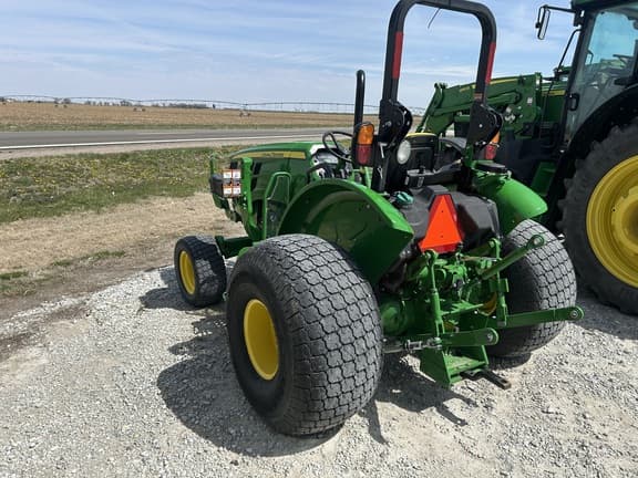Image of John Deere 5067E equipment image 3