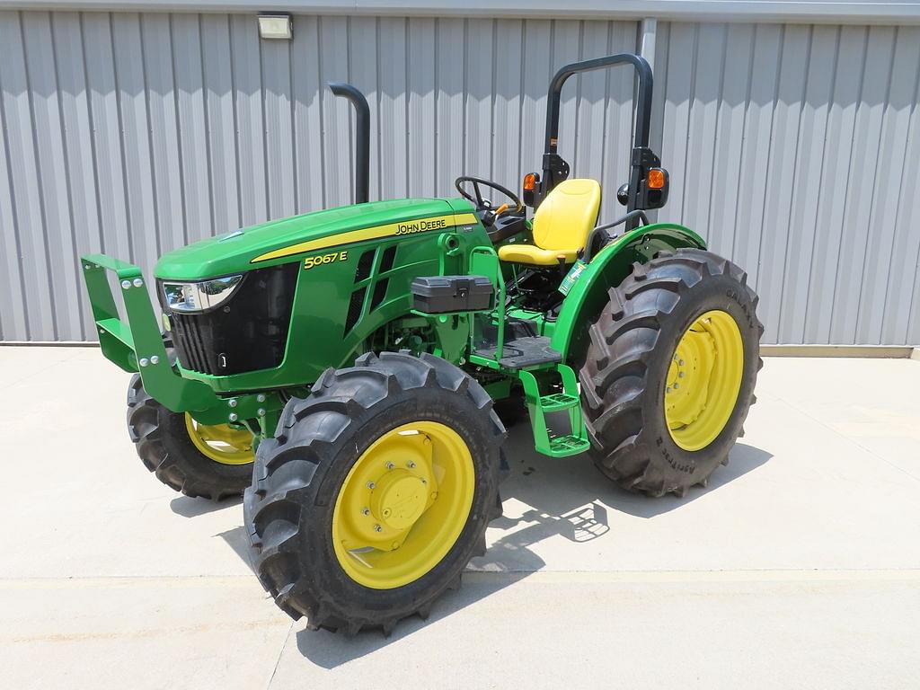 Image of John Deere 5067E Primary image
