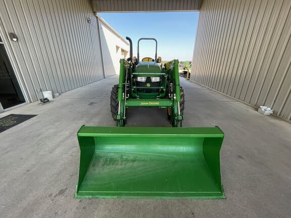 Image of John Deere 5067E equipment image 2