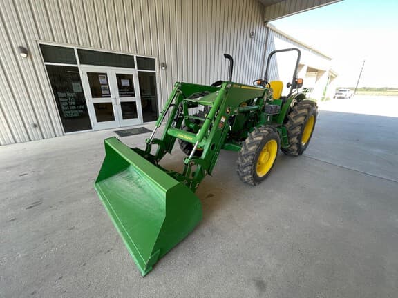 Image of John Deere 5067E equipment image 1