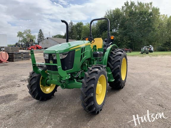 Image of John Deere 5067E equipment image 2