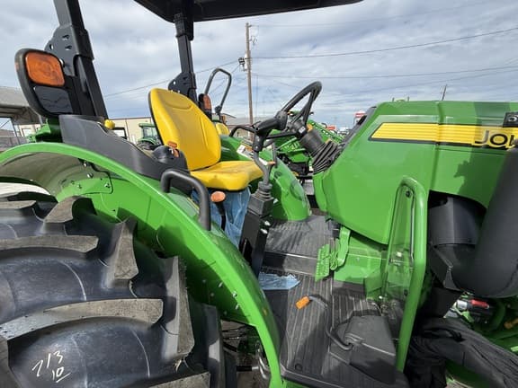 Image of John Deere 5067E equipment image 3