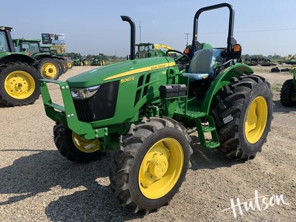 Image of John Deere 5067E equipment image 1