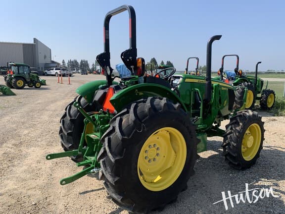 Image of John Deere 5067E equipment image 3