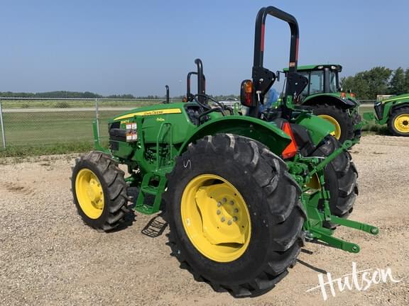 Image of John Deere 5067E equipment image 3