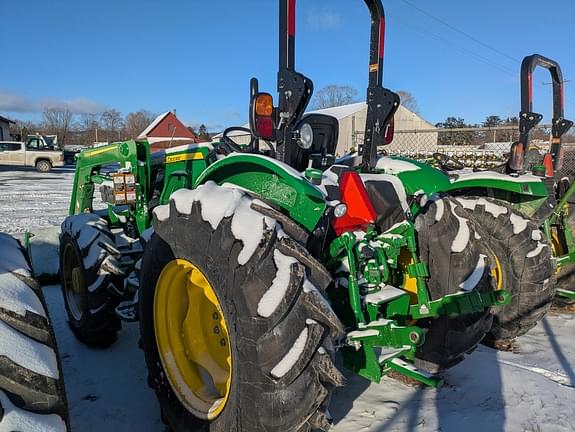 Image of John Deere 5067E equipment image 3