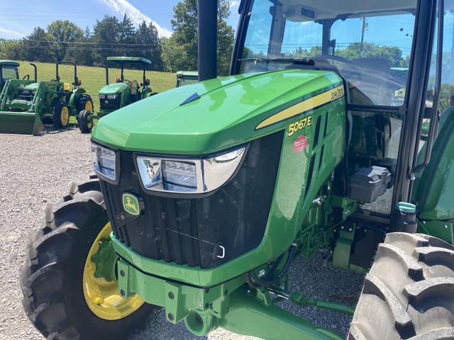 Image of John Deere 5067E equipment image 2