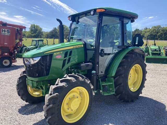 Image of John Deere 5067E equipment image 1