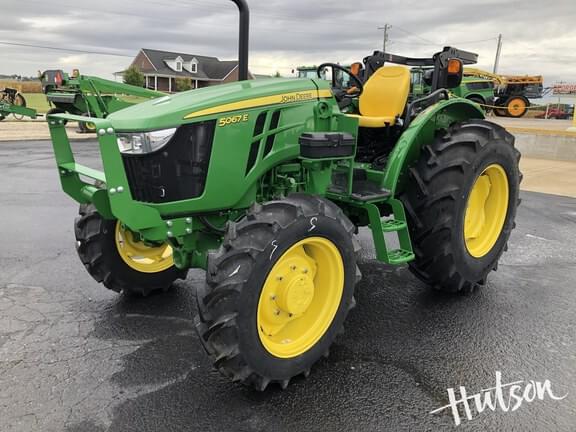 Image of John Deere 5067E equipment image 1