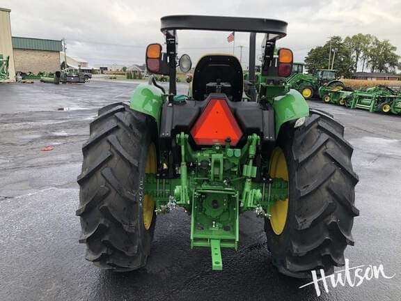 Image of John Deere 5067E equipment image 4