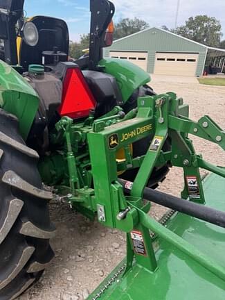 Image of John Deere 5067E equipment image 4