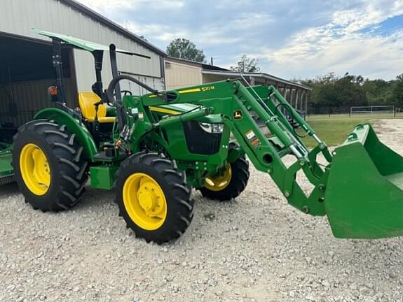 Image of John Deere 5067E equipment image 3