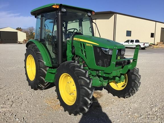 Image of John Deere 5067E equipment image 1