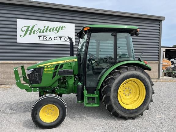 Image of John Deere 5067E equipment image 1