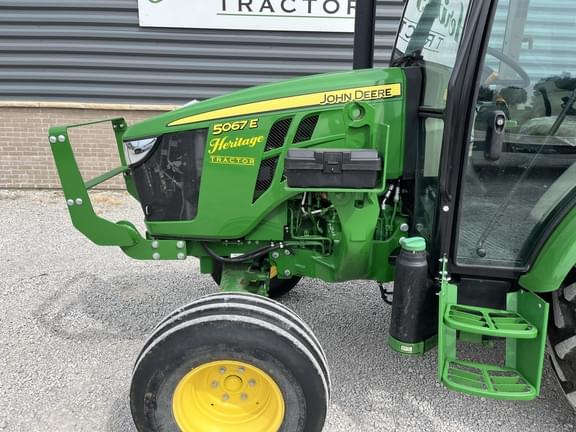 Image of John Deere 5067E equipment image 3