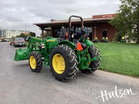 Image of John Deere 5067E equipment image 3