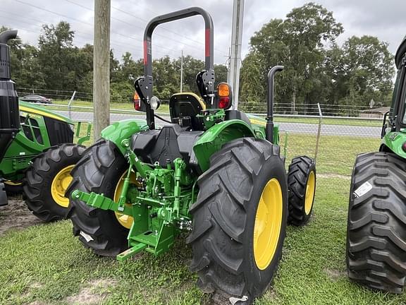 Image of John Deere 5067E equipment image 2