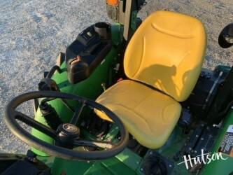 Image of John Deere 5067E equipment image 4