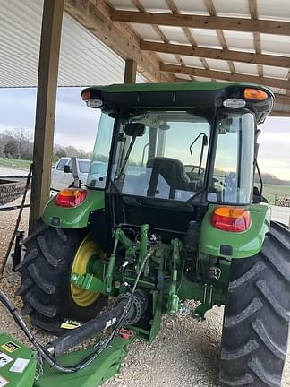 Image of John Deere 5067E equipment image 3