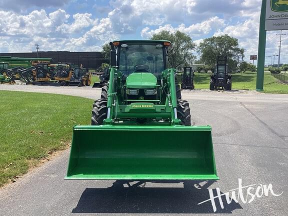 Image of John Deere 5067E equipment image 4