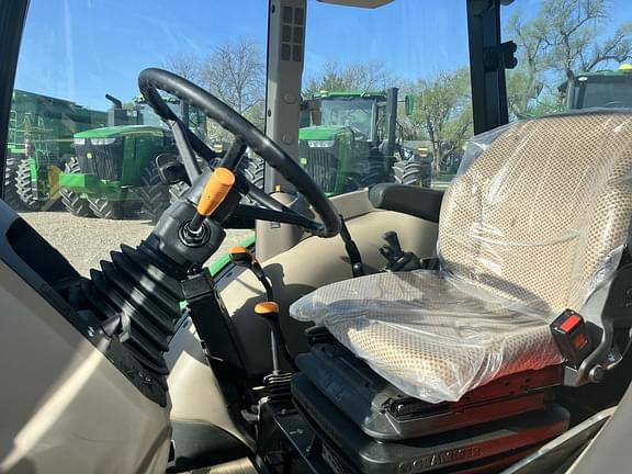 Image of John Deere 5067E equipment image 4