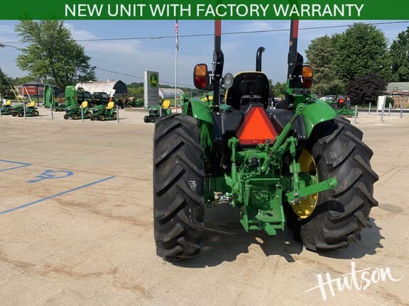 Image of John Deere 5067E equipment image 4
