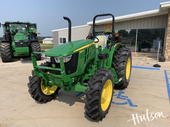 Image of John Deere 5067E equipment image 2