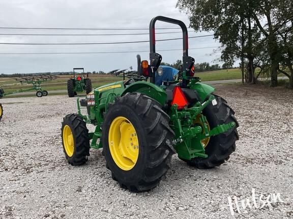 Image of John Deere 5067E equipment image 2