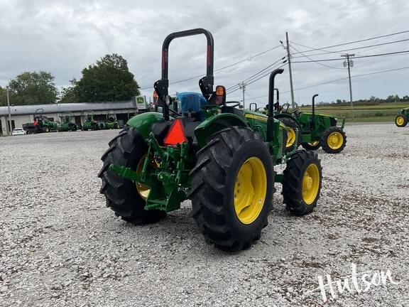 Image of John Deere 5067E equipment image 3