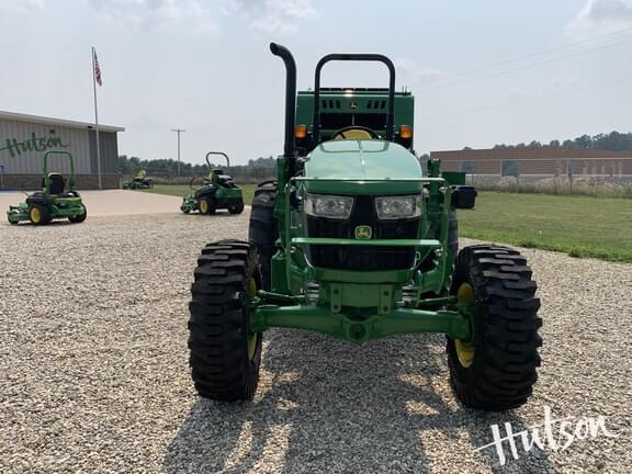 Image of John Deere 5067E equipment image 3