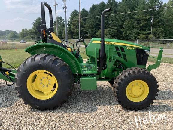 Image of John Deere 5067E equipment image 2