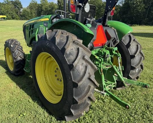 Image of John Deere 5067E equipment image 4