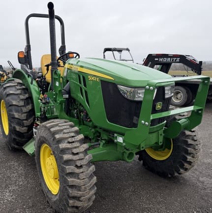 Image of John Deere 5067E equipment image 2