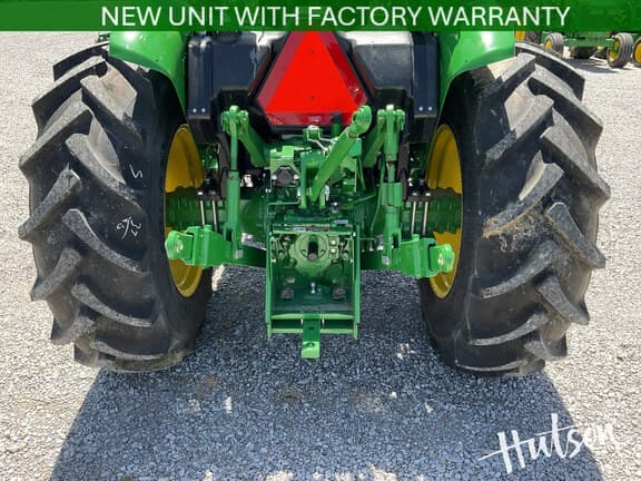 Image of John Deere 5067E equipment image 4