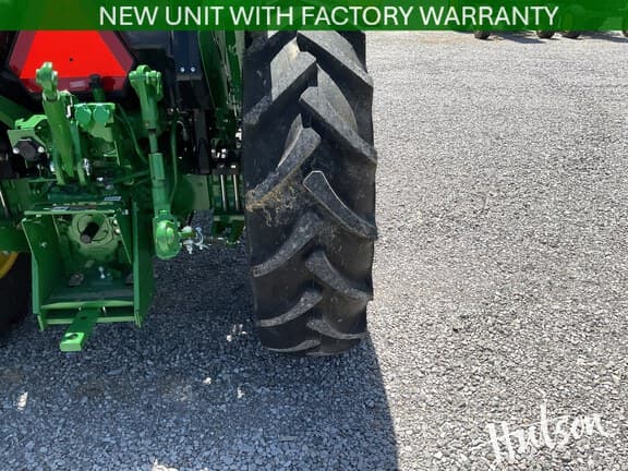 Image of John Deere 5067E equipment image 3