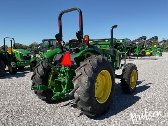 Image of John Deere 5067E equipment image 4