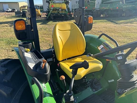 Image of John Deere 5067E equipment image 1