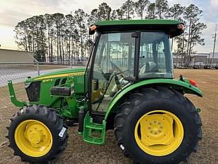 Main image John Deere 5067E 1