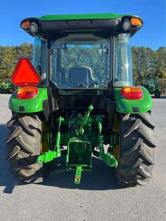 Image of John Deere 5067E equipment image 3